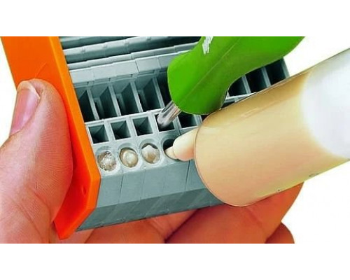 Шприц с контактной пастой, 20 мл Alu-Plus WAGO 249-130, используется вместе с клеммами WAGO