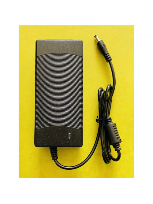 Блок питания 12V 4A (пластиковый корпус), штекер 5.5x2.5 + кабель питания