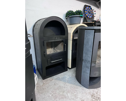 Печи и камины б/у  в отличном состоянии
