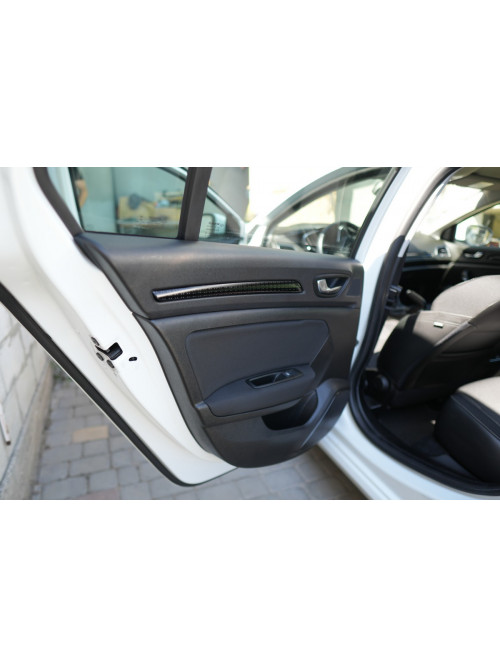 Renault Megane универсал 2016 белого цвета, идеальное состояние
