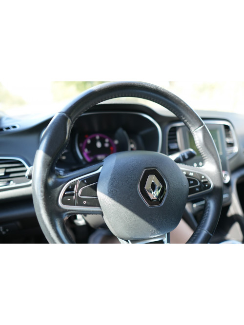 Renault Megane универсал 2016 белого цвета, идеальное состояние