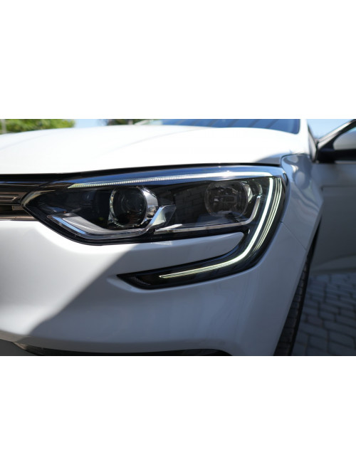 Renault Megane универсал 2016 белого цвета, идеальное состояние