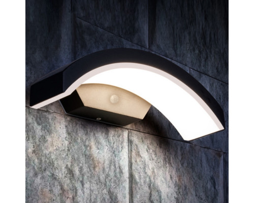 Светодиодный светильник фасадный с датчиком движения LED 9W 4000K IP54 черный PL-140211PS PANLIGHT