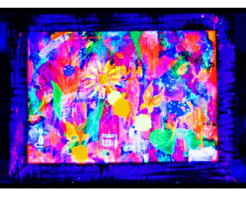 Vopsea fluorescentă pentru exterior Roz închis cu strălucire roz închis la lumina UV