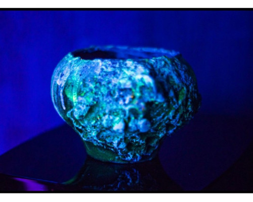 Vopsea UV pentru mediul acvatic Galben cu strălucire galbenă sub lumina UV