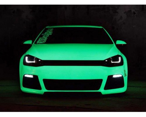 Vopsea luminoasă pentru metal Ultra White cu strălucire verde