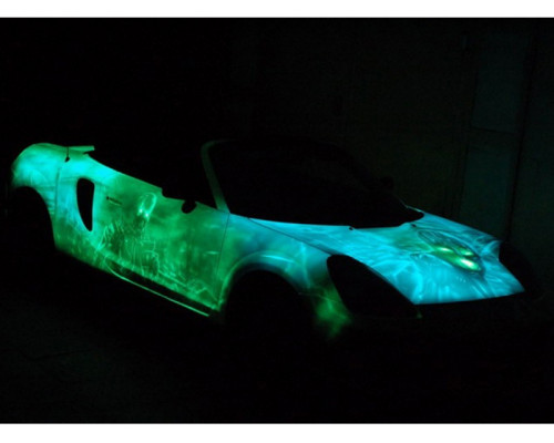 Vopsea luminoasă pentru metal Ultra White cu strălucire verde