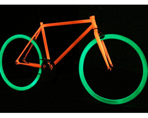 Vopsea luminoasă pentru metal Light White cu strălucire albastră